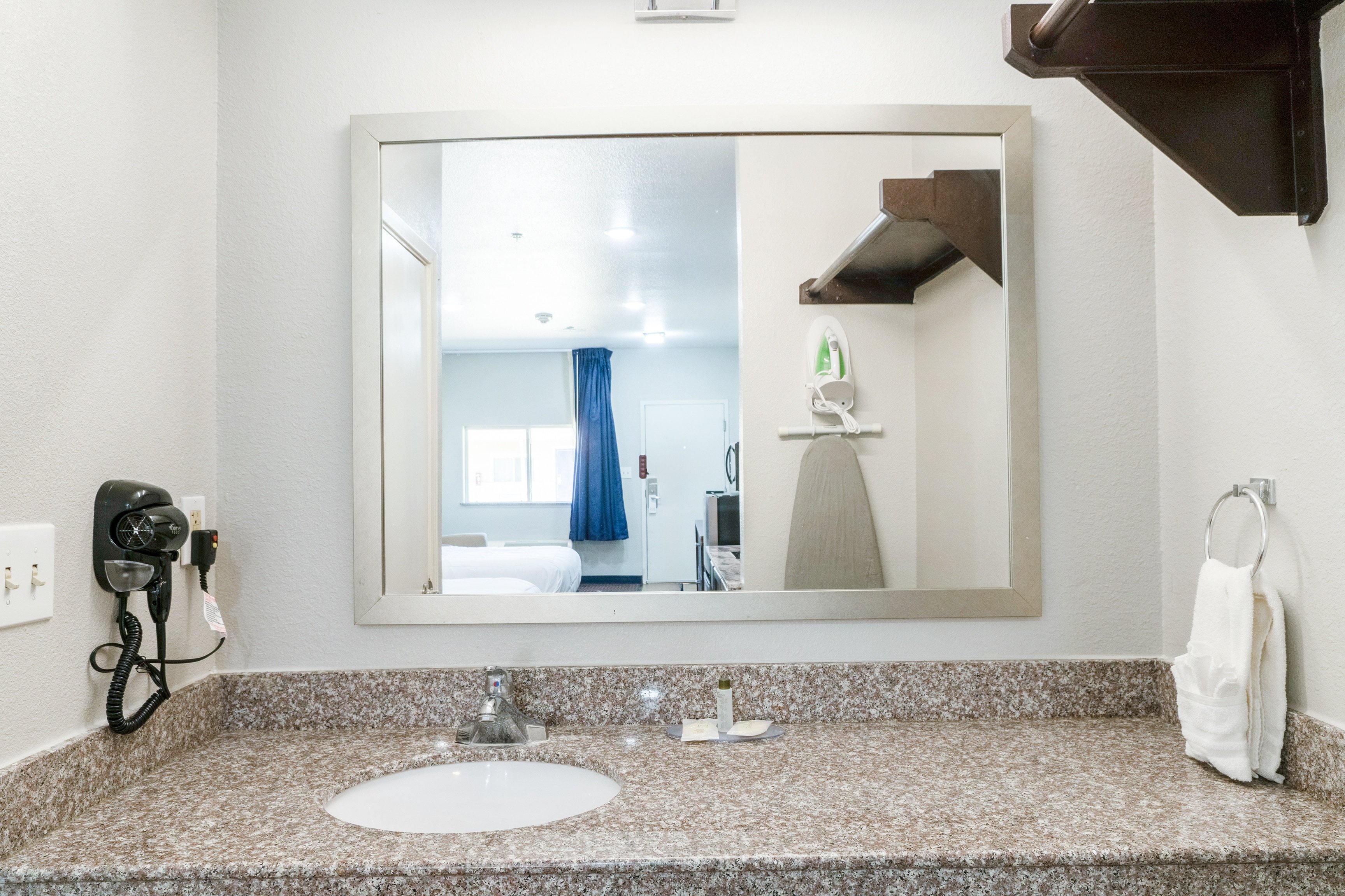 Atria Inn & Suites Kitchenette 39/43