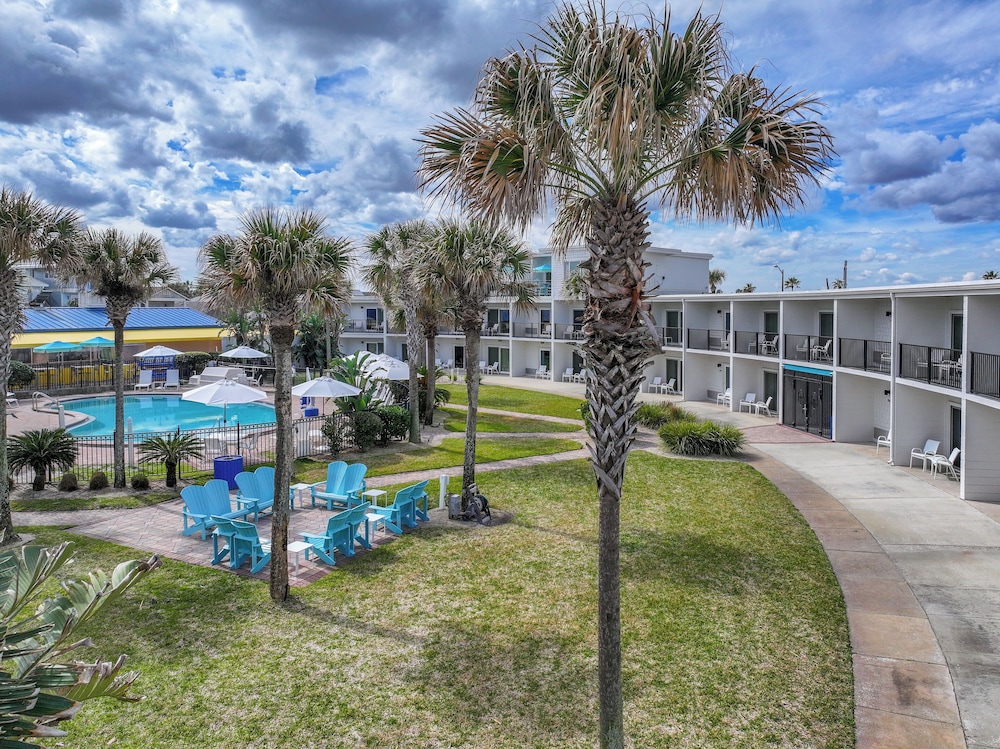 Seahorse Oceanfront Inn 40/50