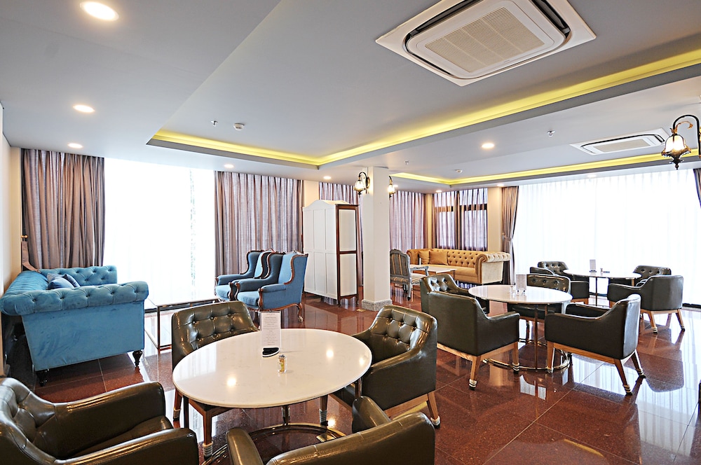 Twins Hotel 34/48