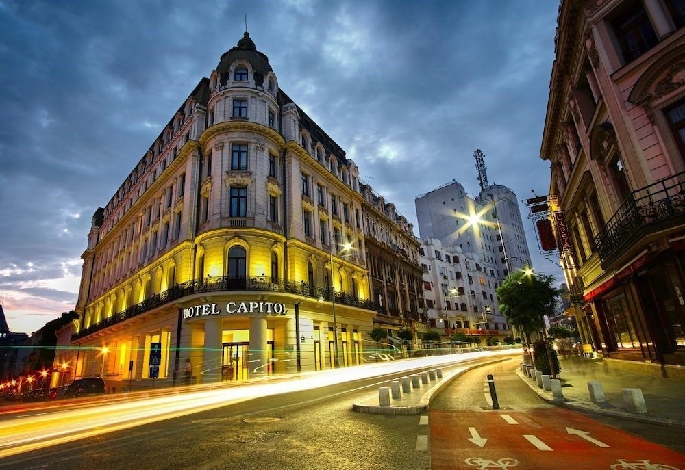 Hotel Capitol 3/55