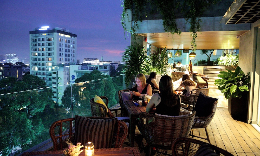 Au Lac Center Hotel 37/50
