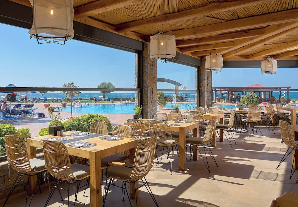 Sirens Beach Hotel 66/77
