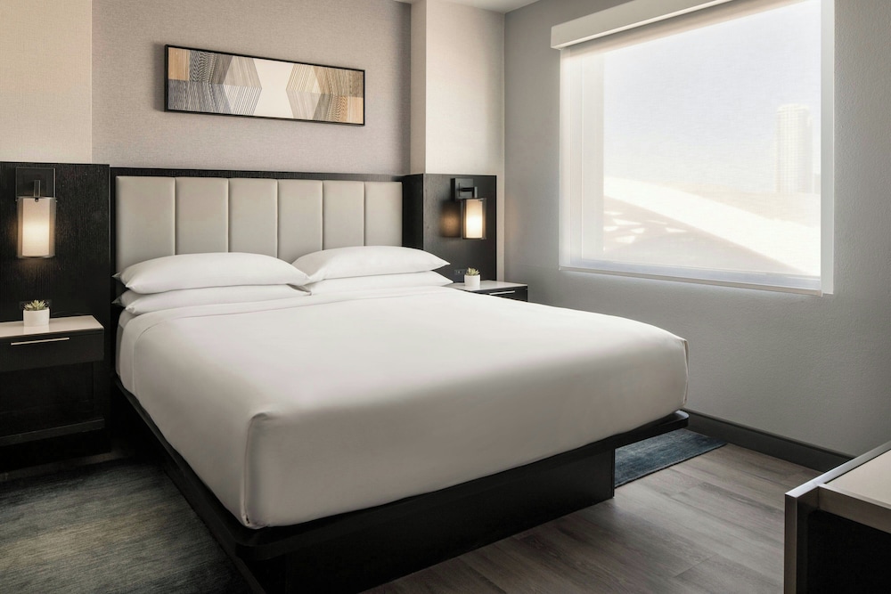 جناح بسرير كينج مع أريكة، Las Vegas Marriott 2/9