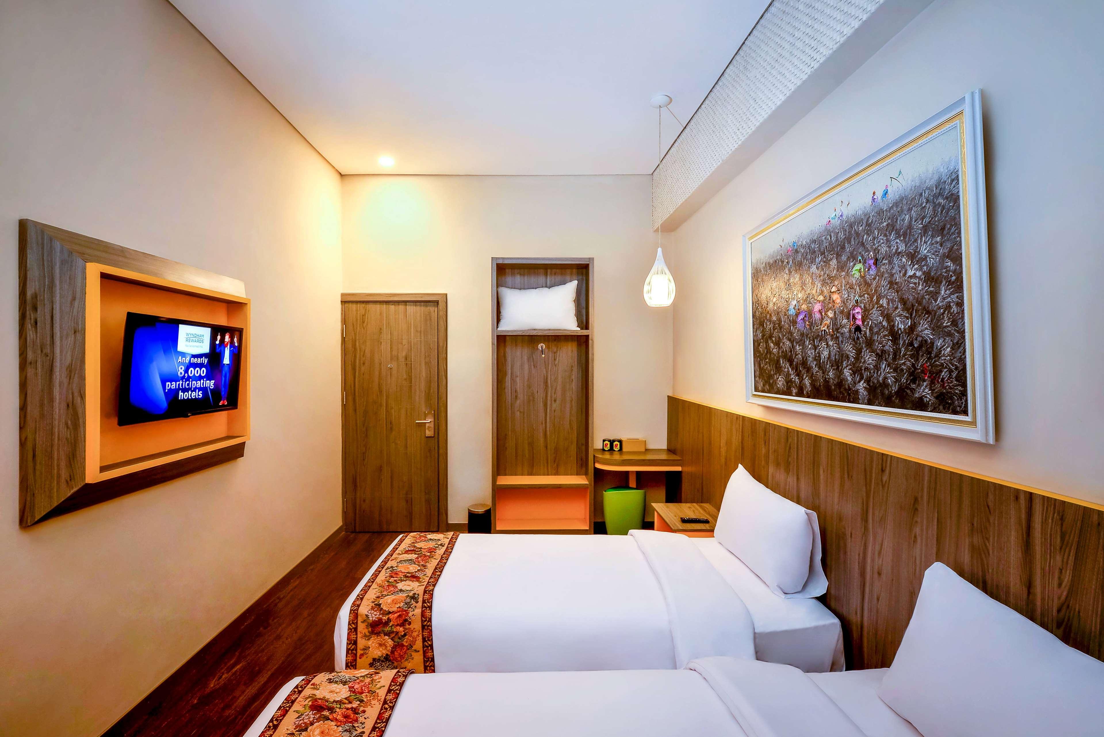 Super 8 by Wyndham Solo Indonesia 11/19