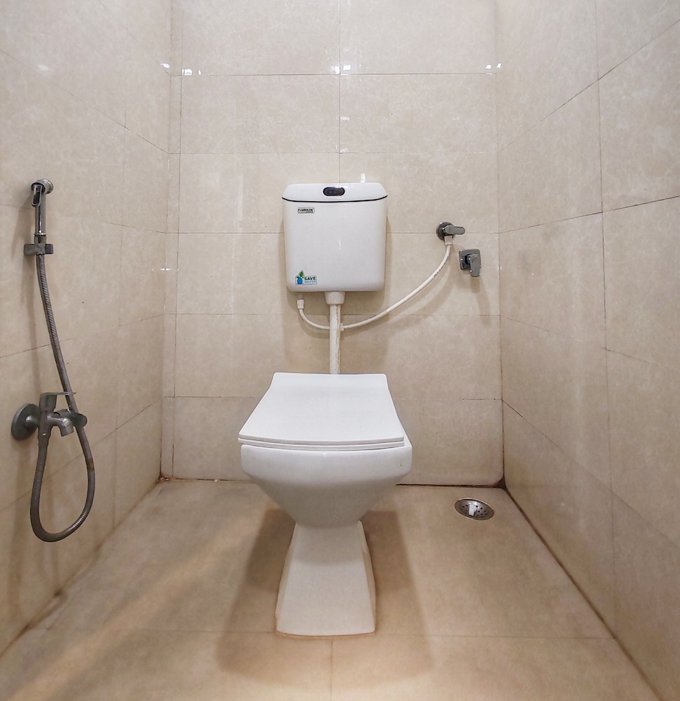 Hotel Sai Samrat Inn 32/32