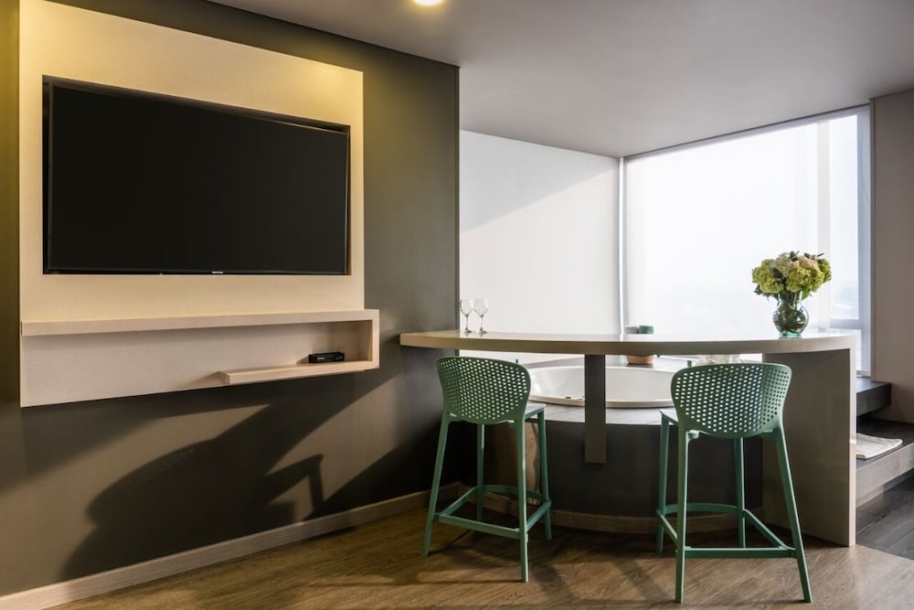Hotel Black Tower Premium 60/70