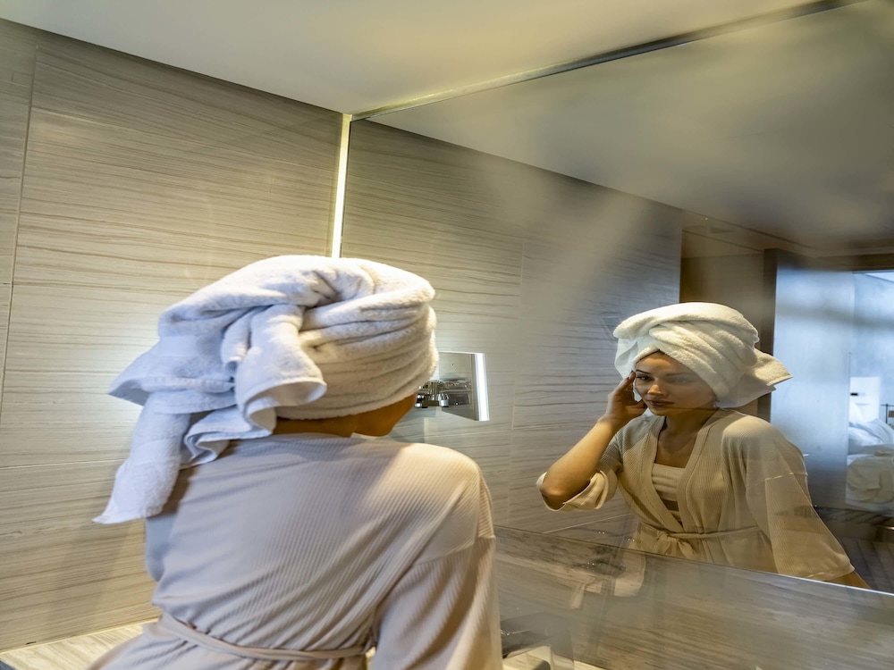 Pullman Hotel Sharjah 33/63