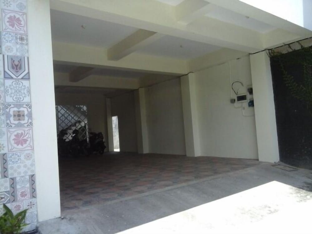 Griya Nendra Hotel 5/50
