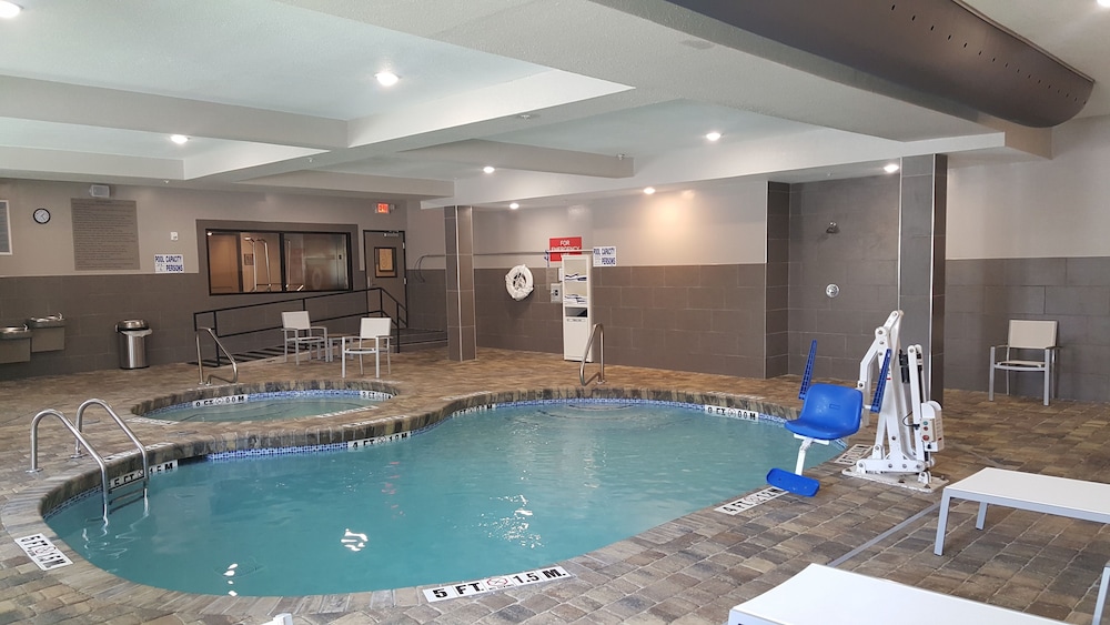 Country Inn & Suites by Radisson, Savannah Midtown, GA 2/39