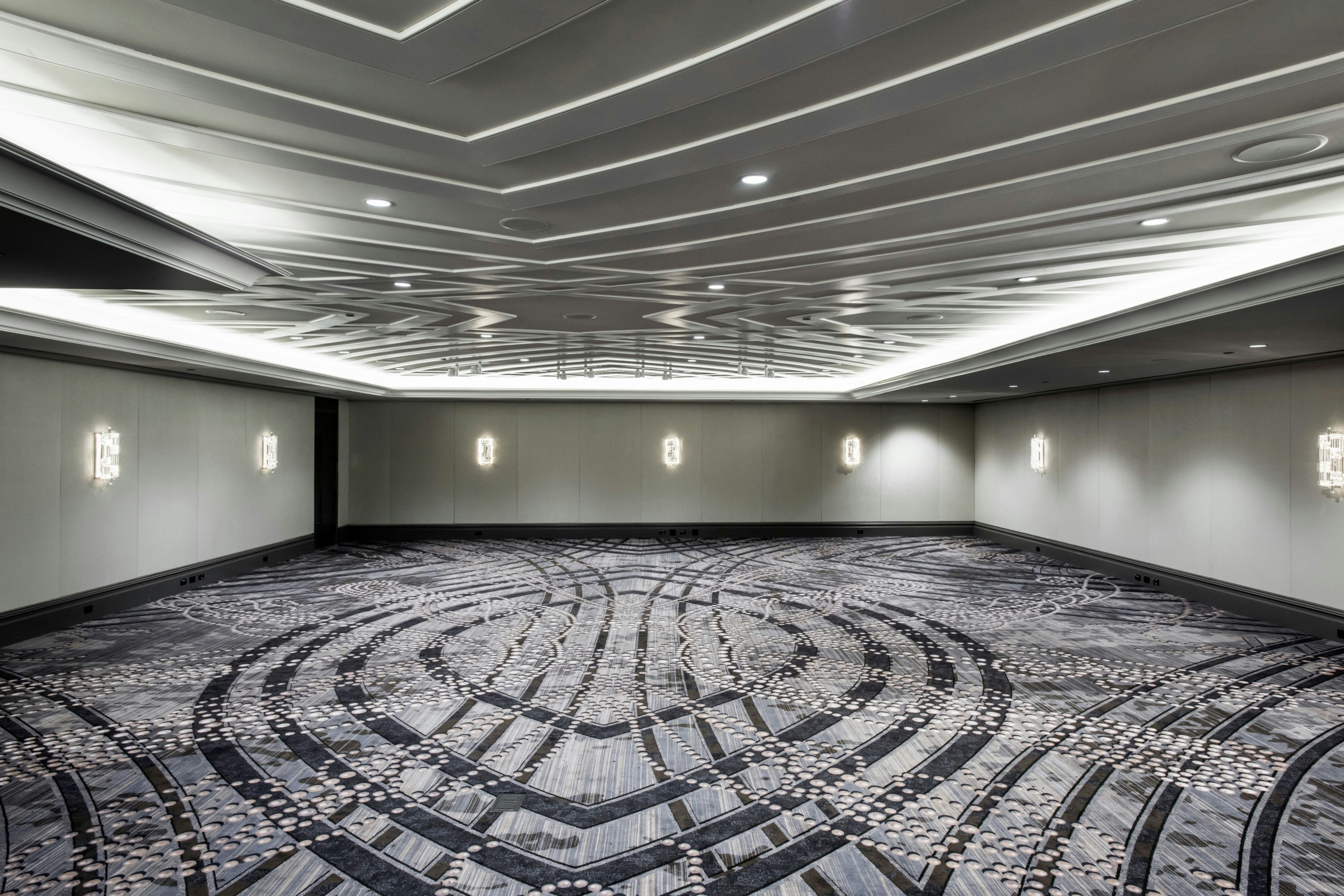 Londonhouse Chicago Curio Collection By Hilton 36/50