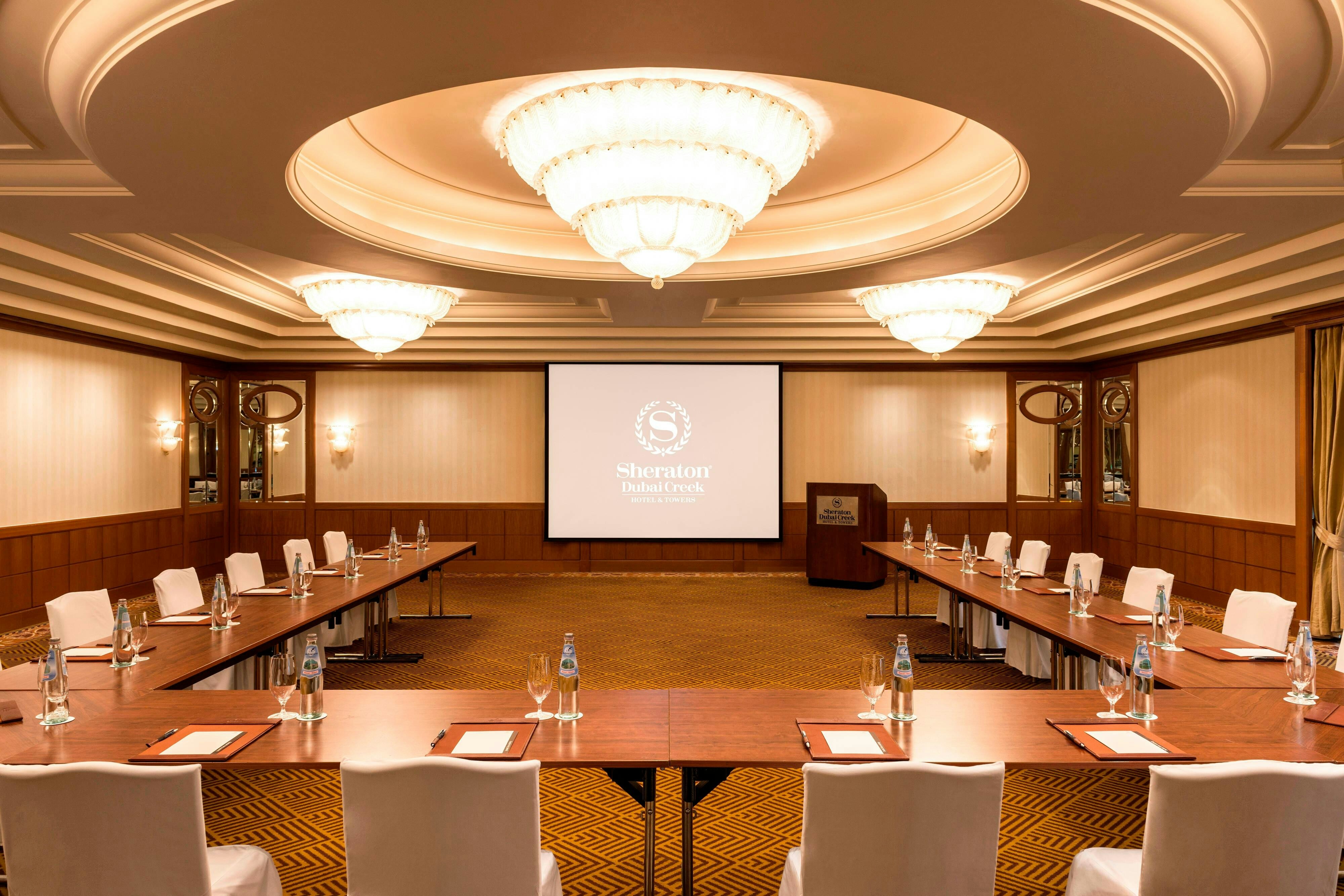 Sheraton Dubai Creek Hotel And Towers 24/37