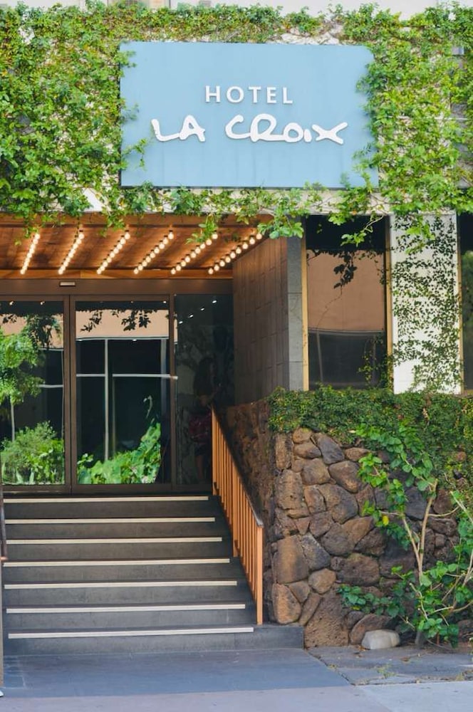 Hotel La Croix 3/50