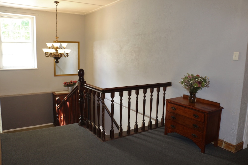 Windsor Hotel 33/44