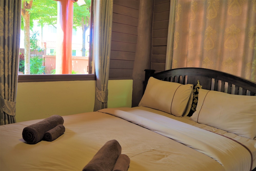 3 Bedrooms, Thai, House, 4 Beds, 3 King Beds, Queen Bed