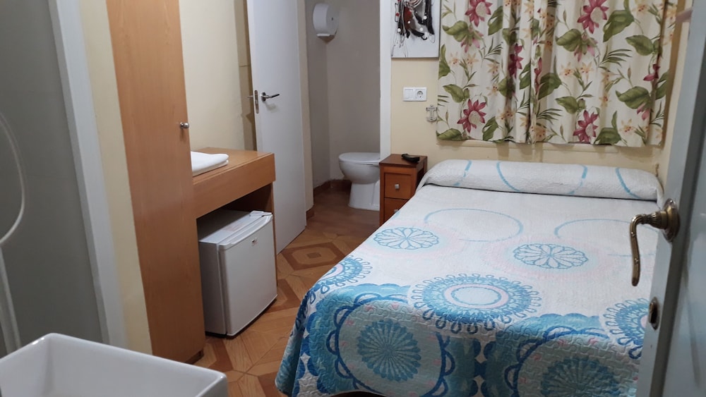 Hostal Fuentesol 14/28