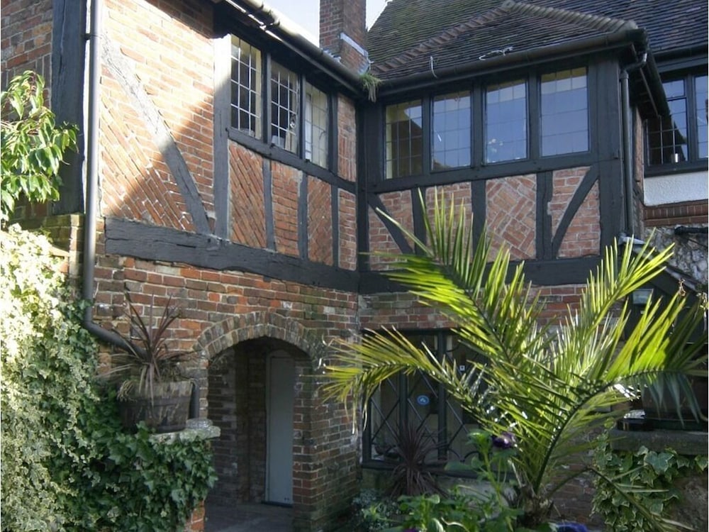 Village House Hotel - Inn 2/31