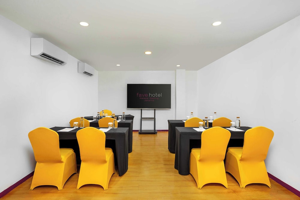 favehotel Kelapa Gading 48/54