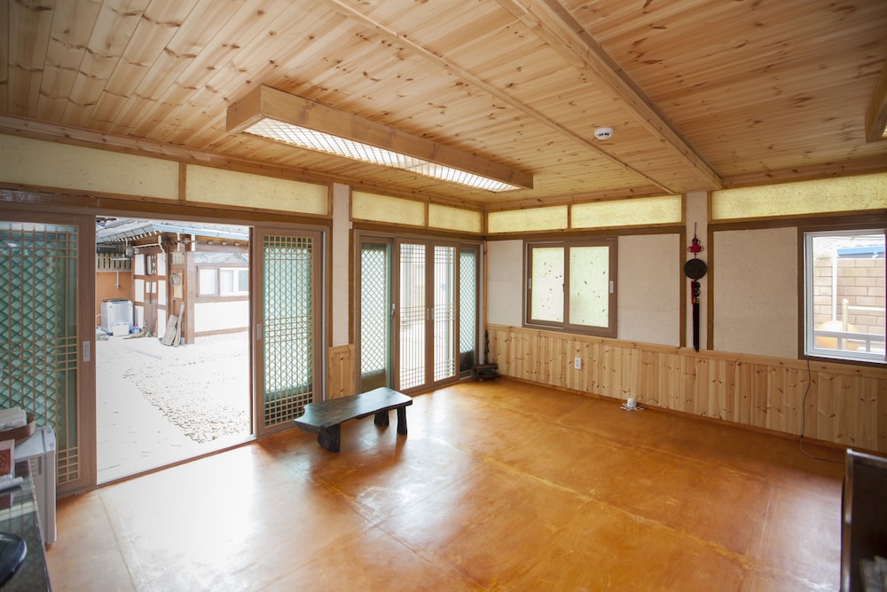 The Hanok 75/100