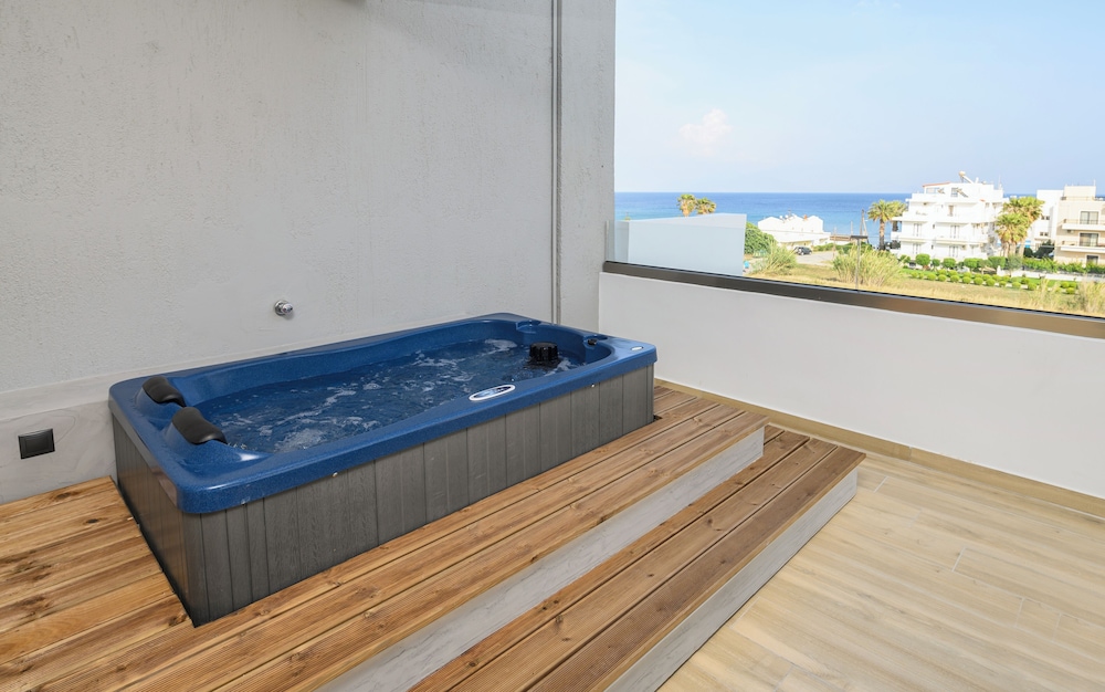 Nicolas Grand Suites 49/63