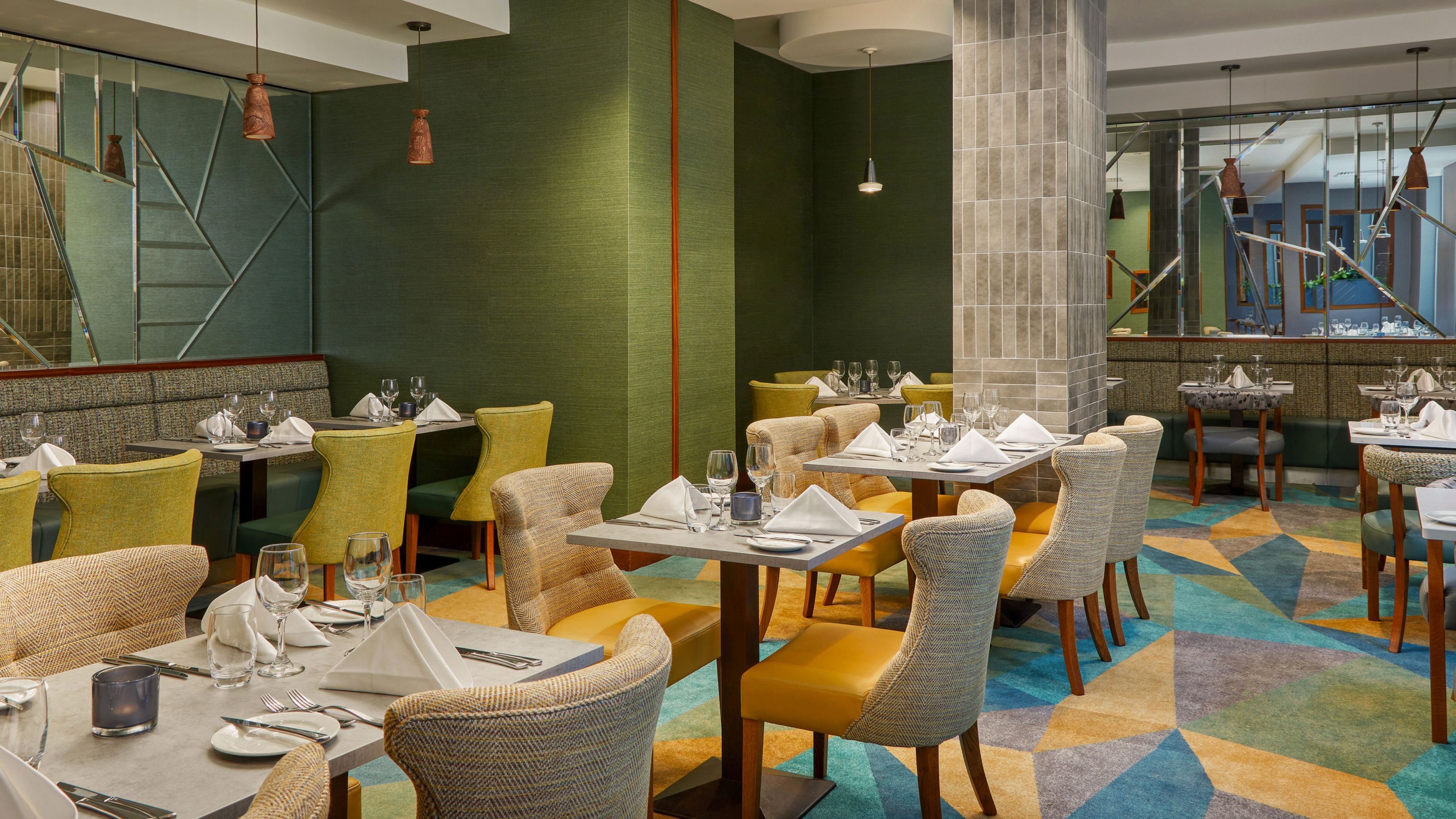 CROWNE PLAZA BLANCHARDSTOWN 53/76