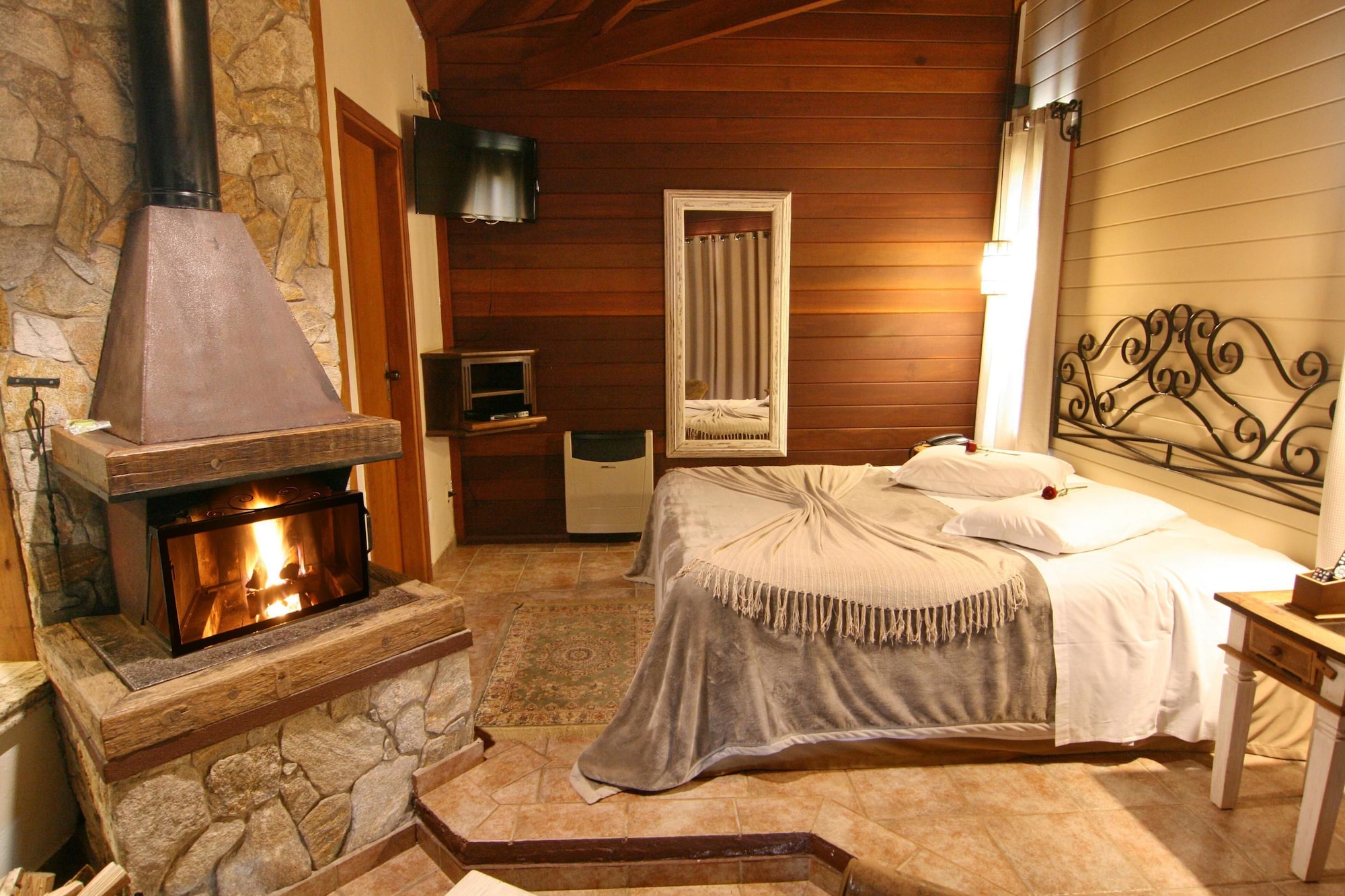 Prime, Chalet, Queen Bed