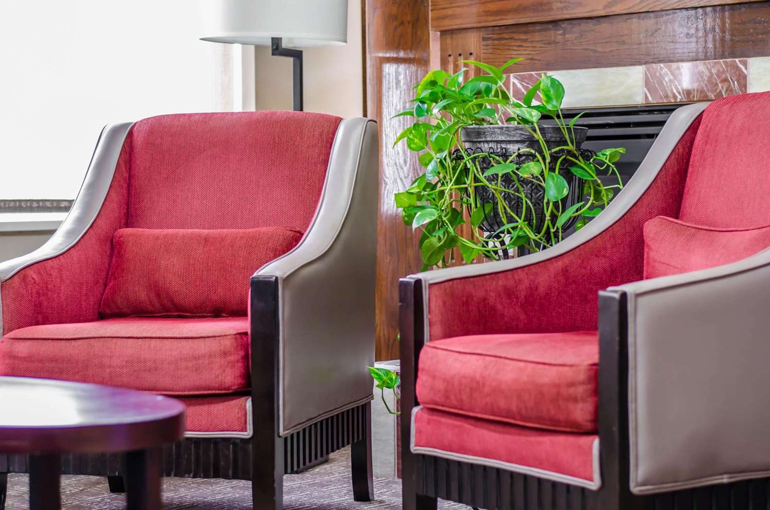 Quality Suites St. Joseph 19/24