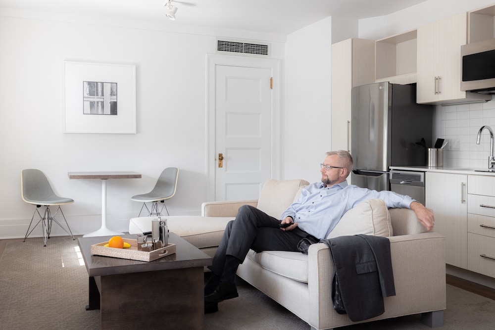 Placemakr Dupont Circle 59/64