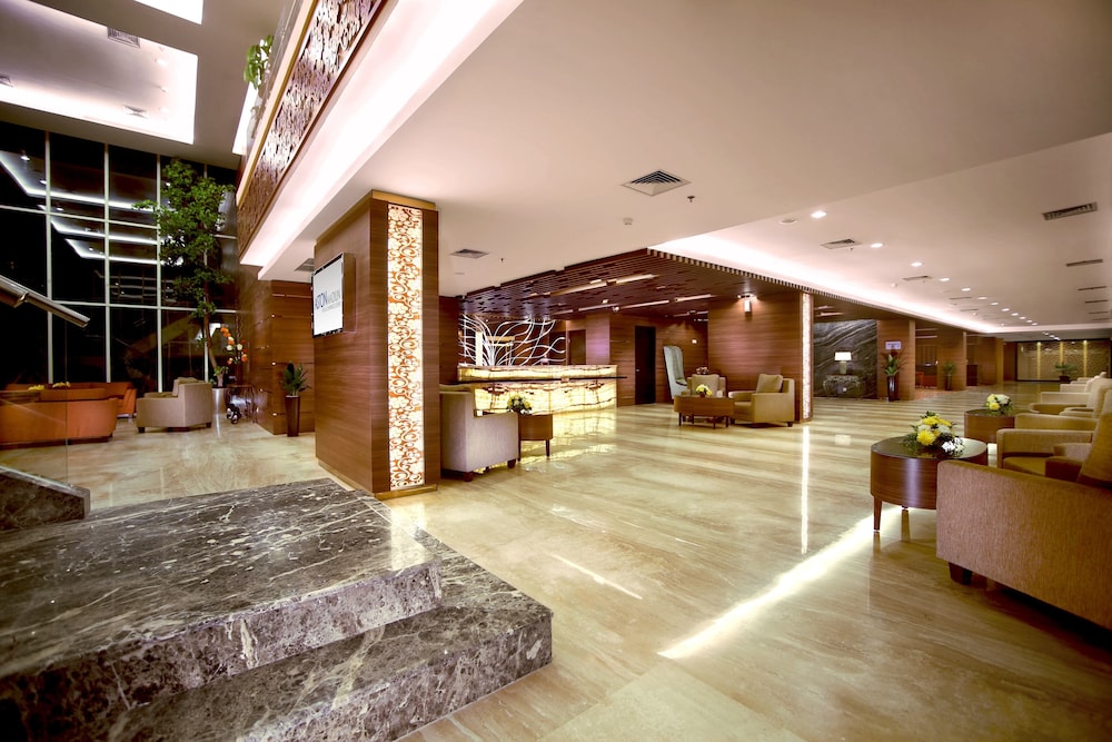 Lobby at Aston Madiun Hotel and Conference Center, MADIUN