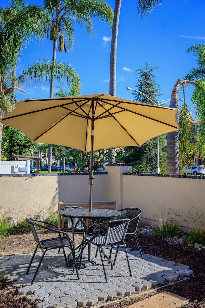 Coronado Island Inn 23/30
