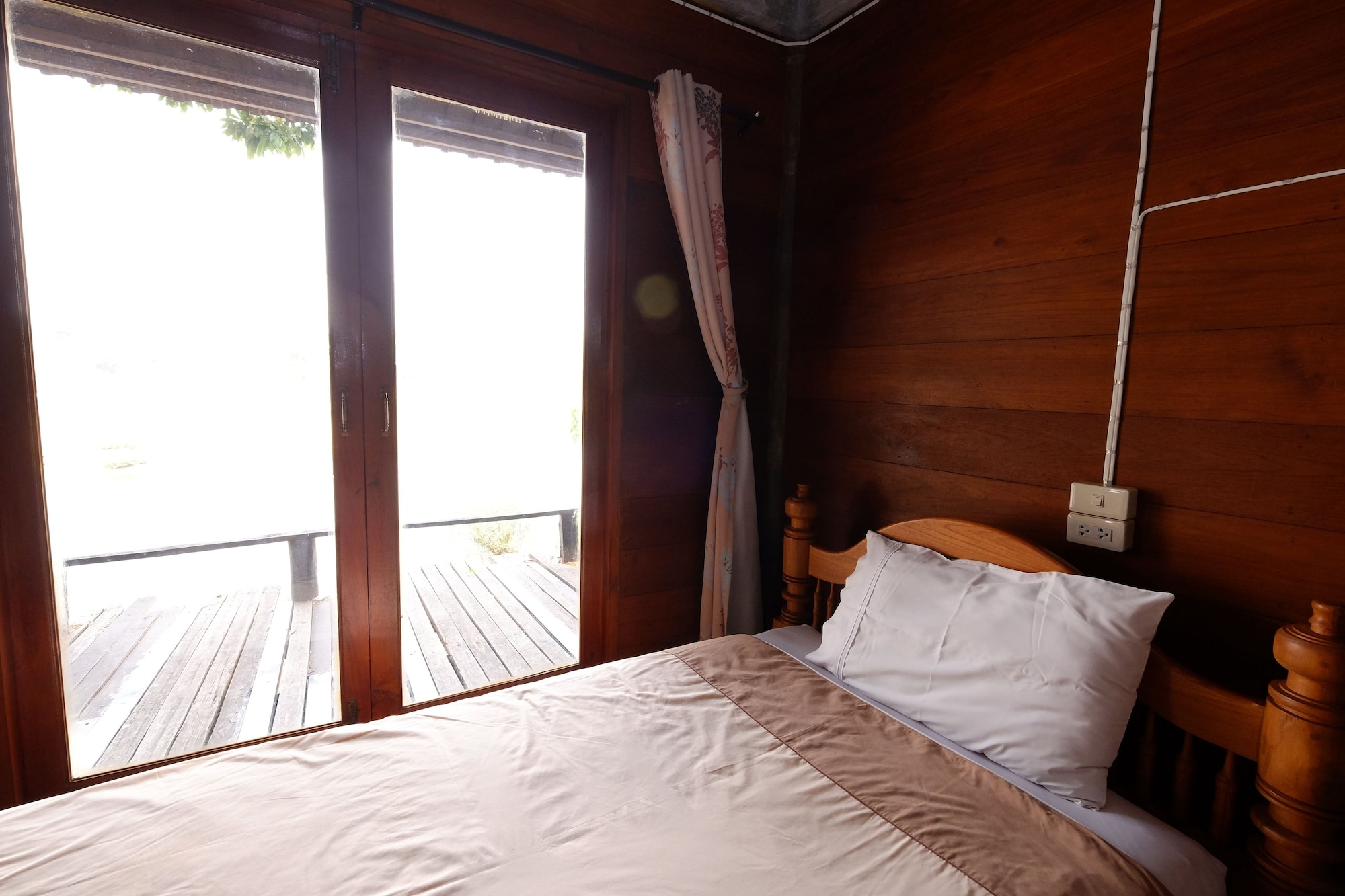 SUPERIOR, 1 DOUBLE AND 1 SINGLE BED, RIVER VIEW