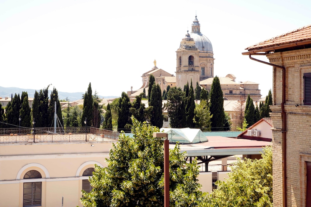 HOTEL MOM ASSISI 42/50
