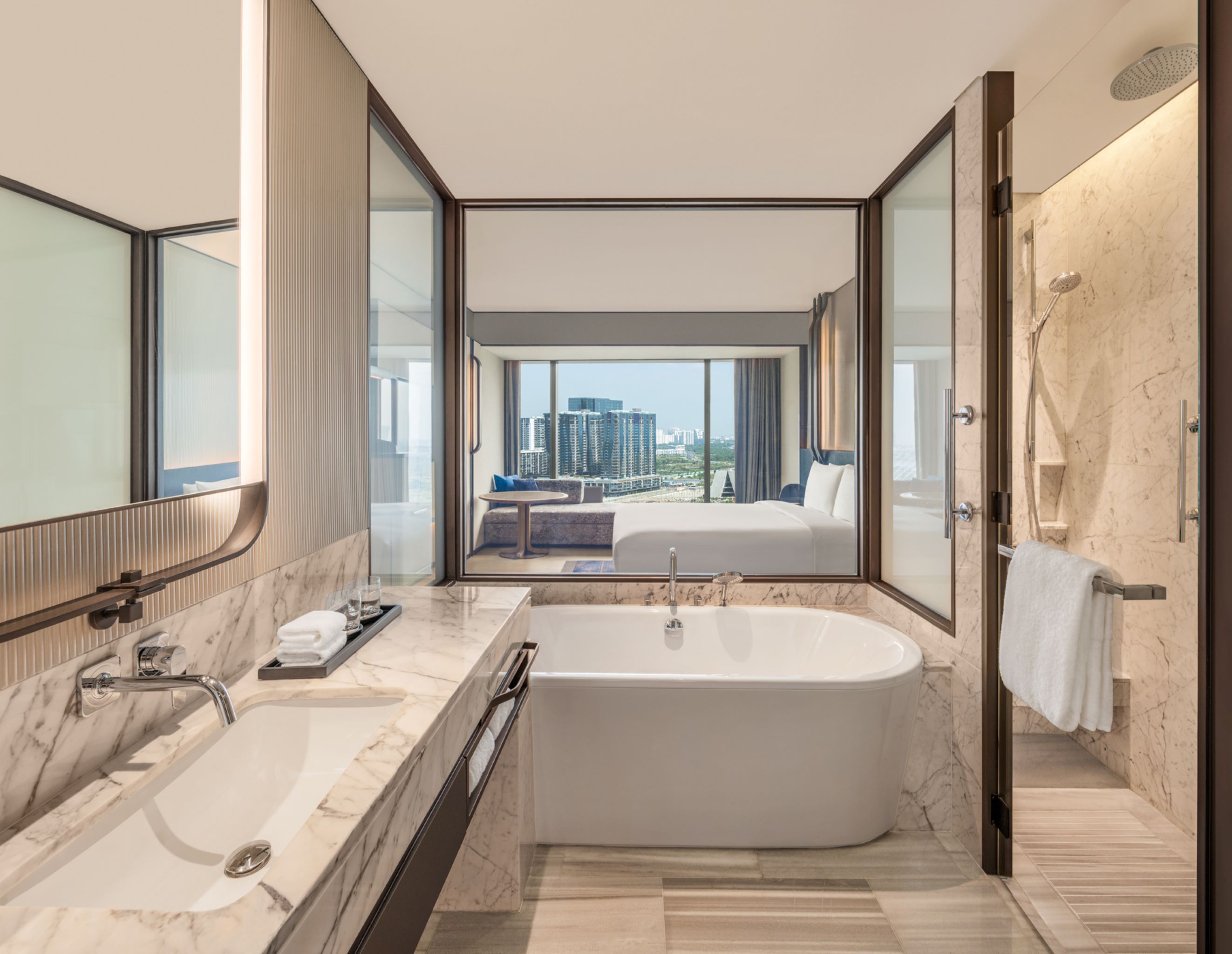 غرفة بسرير مزدوج بإطلالة على المدينة، Hilton Saigon 3/4