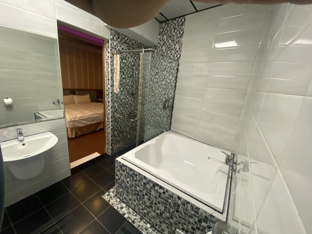 Wei Feng Exquisite Hotel Nanzi Branch 49/50