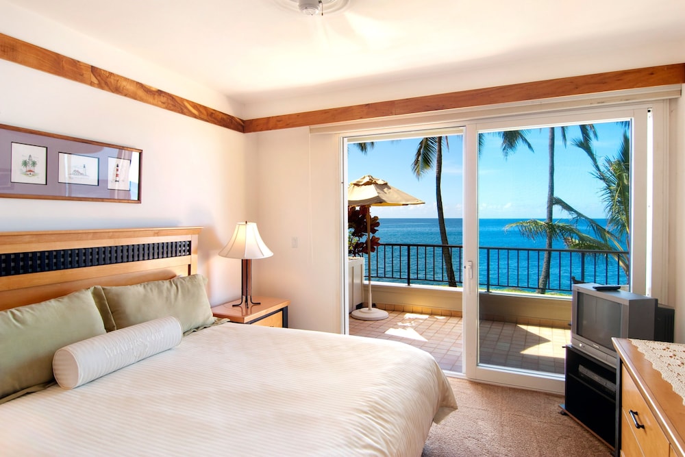 2 BEDROOMS, CONDO, OCEAN FRONT, KITCHEN