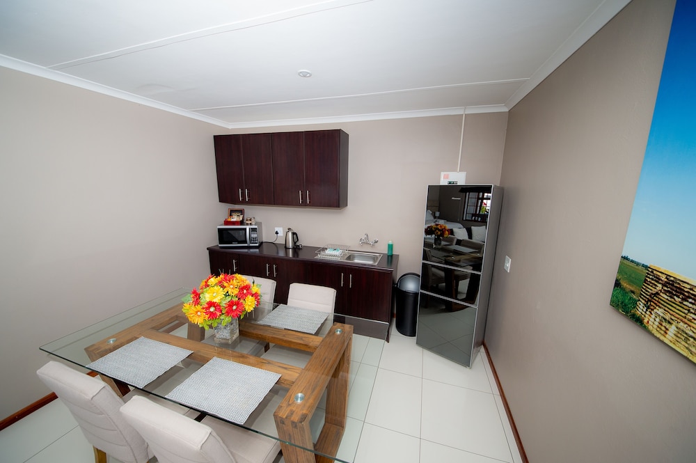 Kleinplasie Guest House 17/29