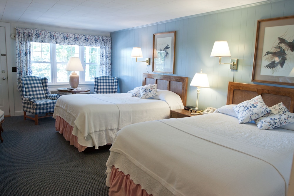 Standard, 2 Double Beds