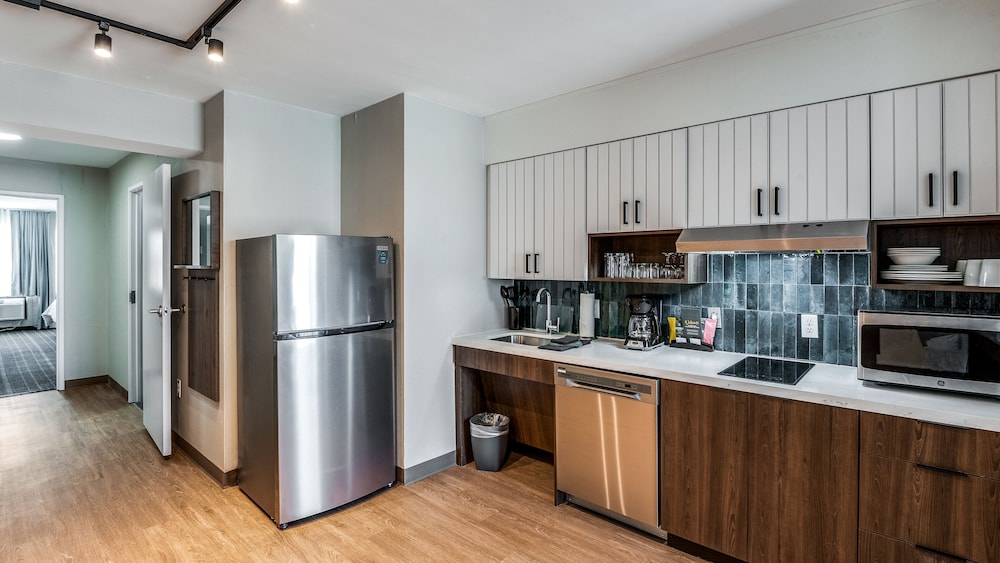 Staybridge Suites Dallas Market Ctr Love Field, an IHG Hotel 20/50