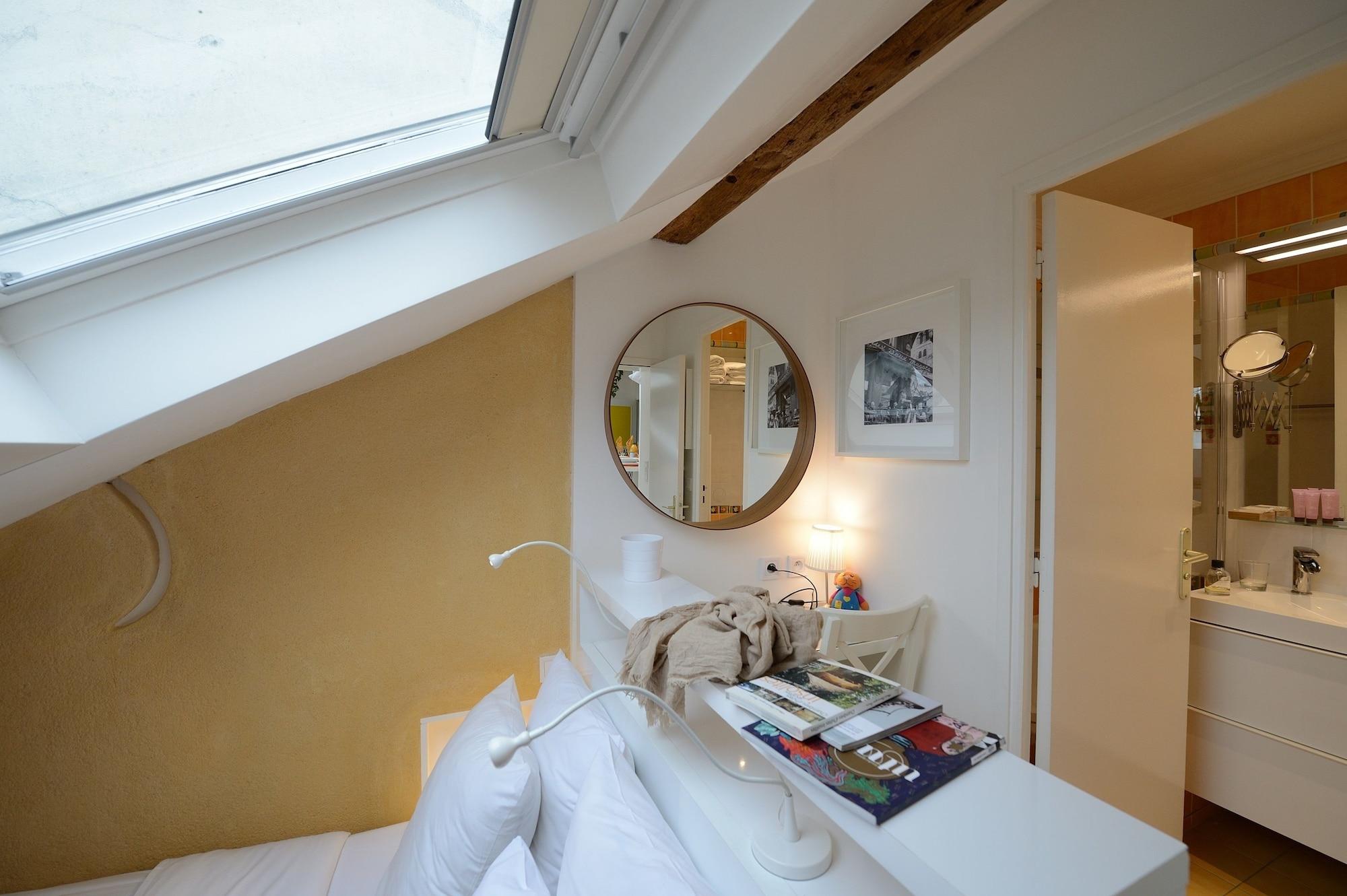 1 Bedroom, Love, Apartment، Les Patios Du Marais 2/6
