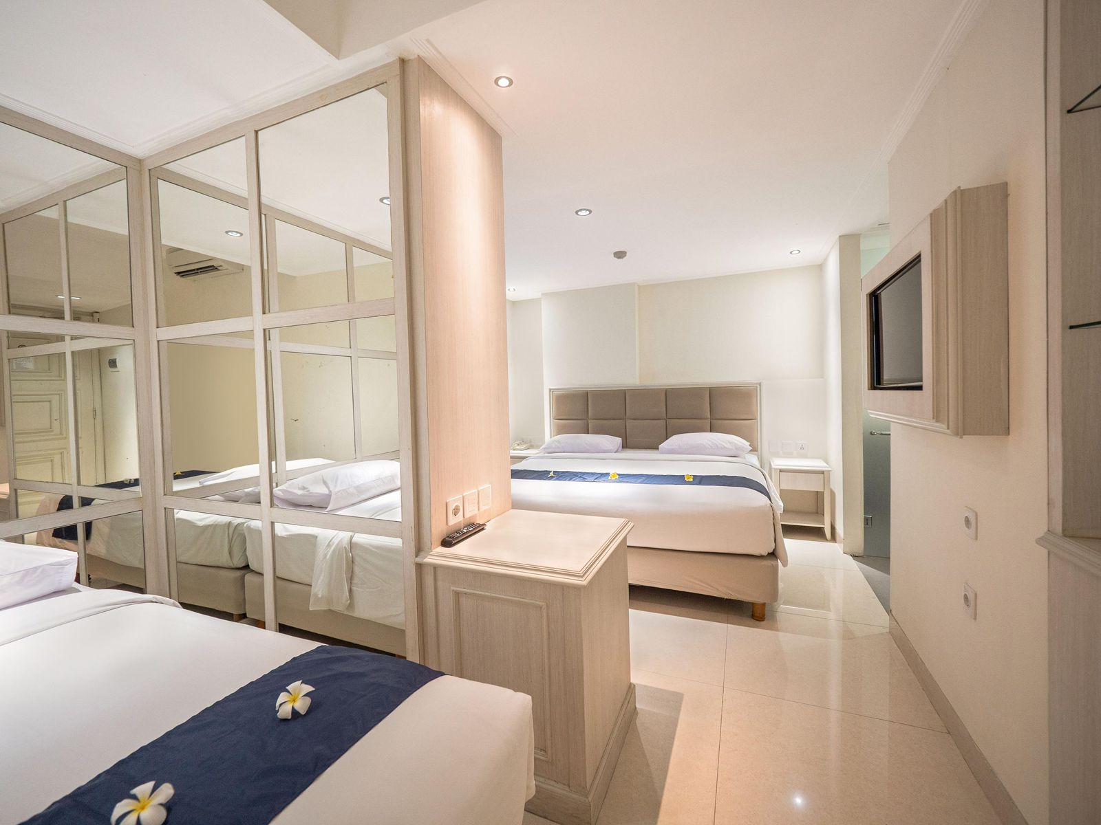 غرفة عائلية، Alron Hotel Kuta Powered by Archipelago 3/4