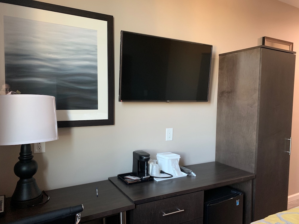 Voyage Hotel 10/15