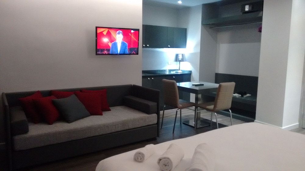 Hotel Leopardi 26/37