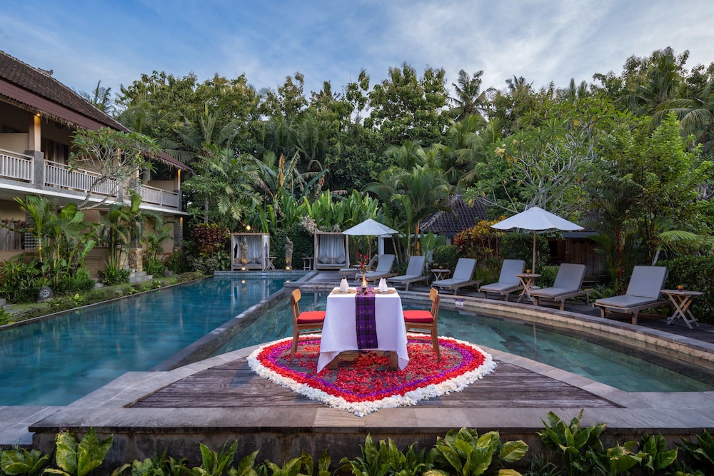 Kailash Suites 24/33