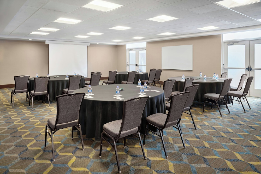 Fairfield Inn And Suites By Marriott Charlotte Airport 87/100