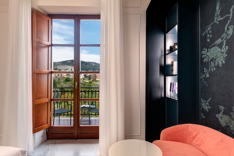 Majestic Palace Sorrento, Curio Collection by Hilton 55/56