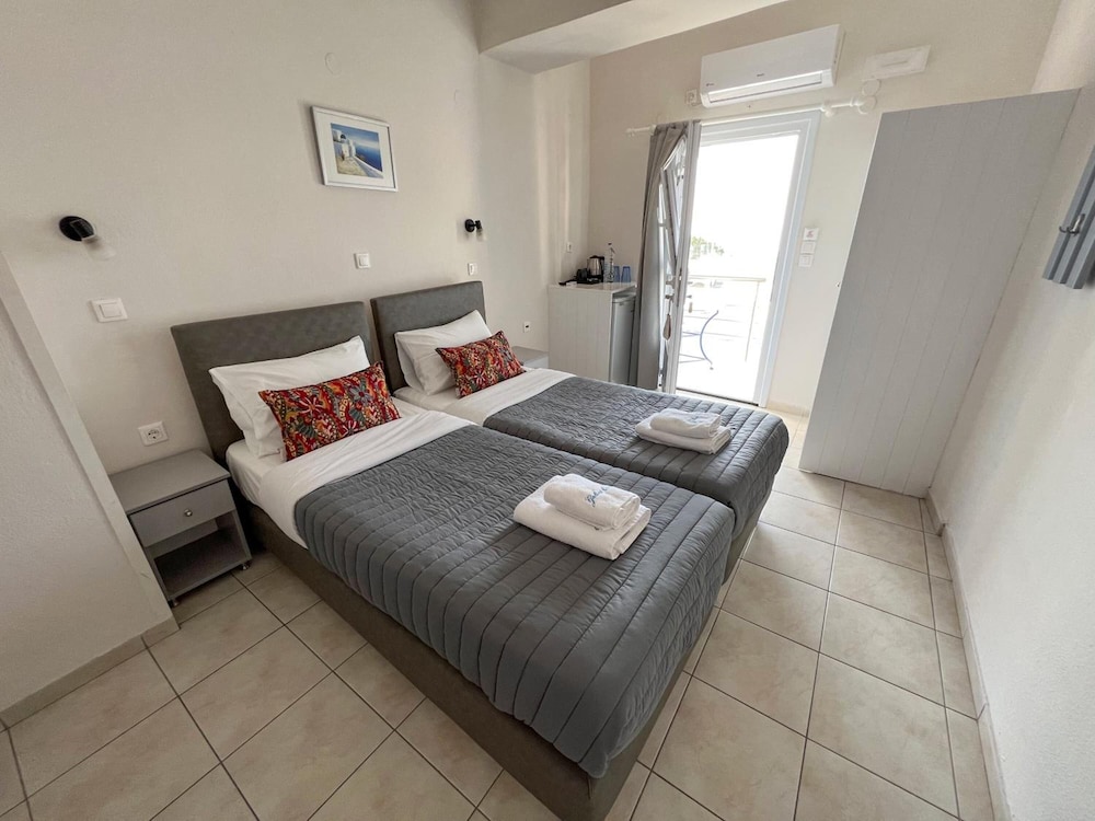 Galini Oia - Adults Only 10/77