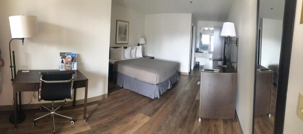 Sugarloaf Mt. Motel 27/40