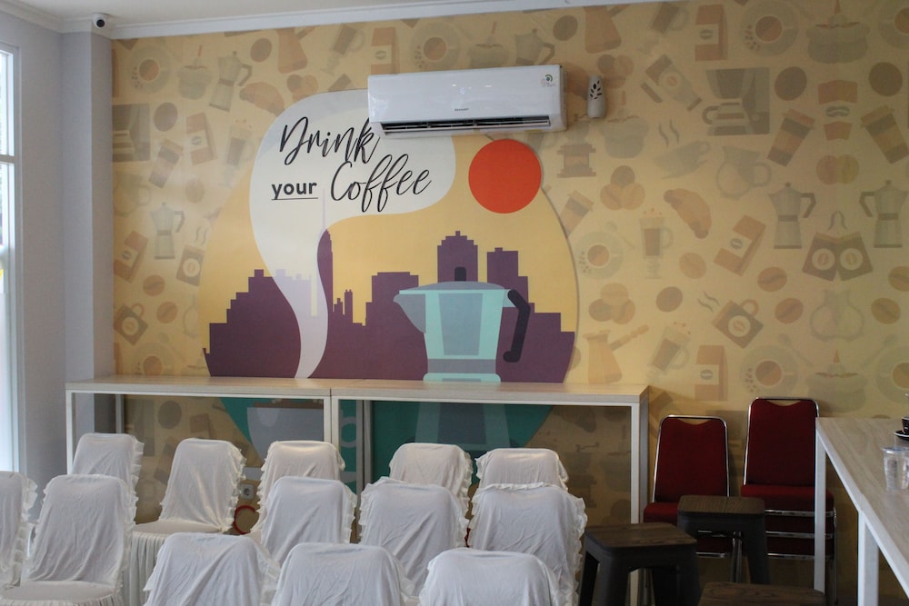 Central Front One Inn Jakarta Airport 11/33