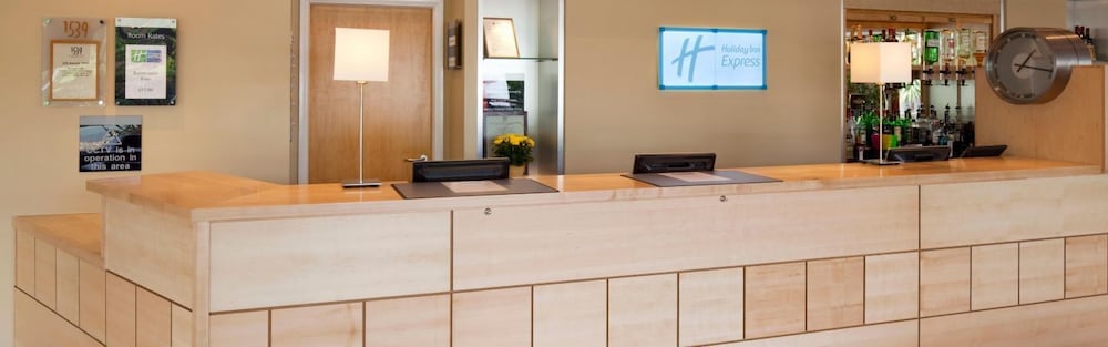 Holiday Inn Express Chester Racecourse 8/34