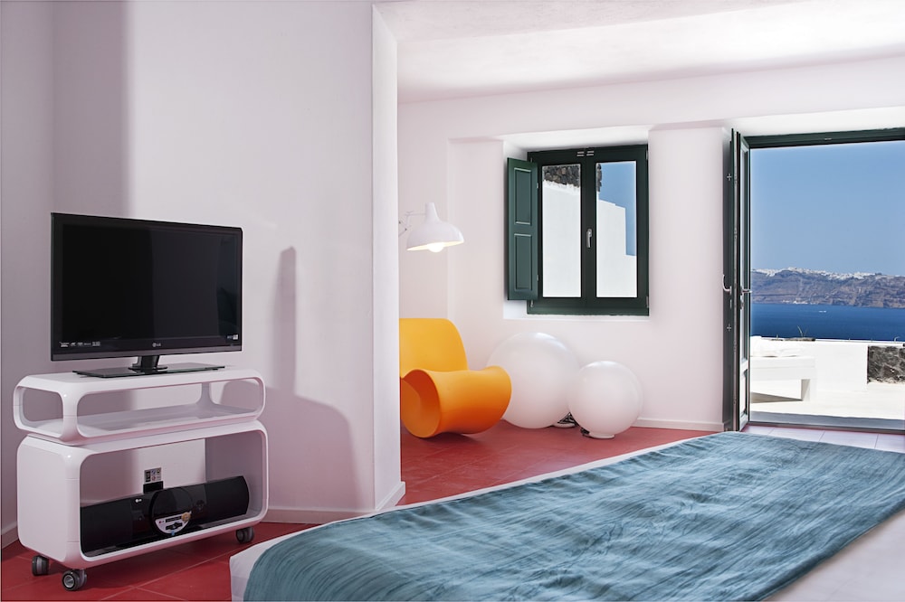 AVANT GARDE SUITES 14/82