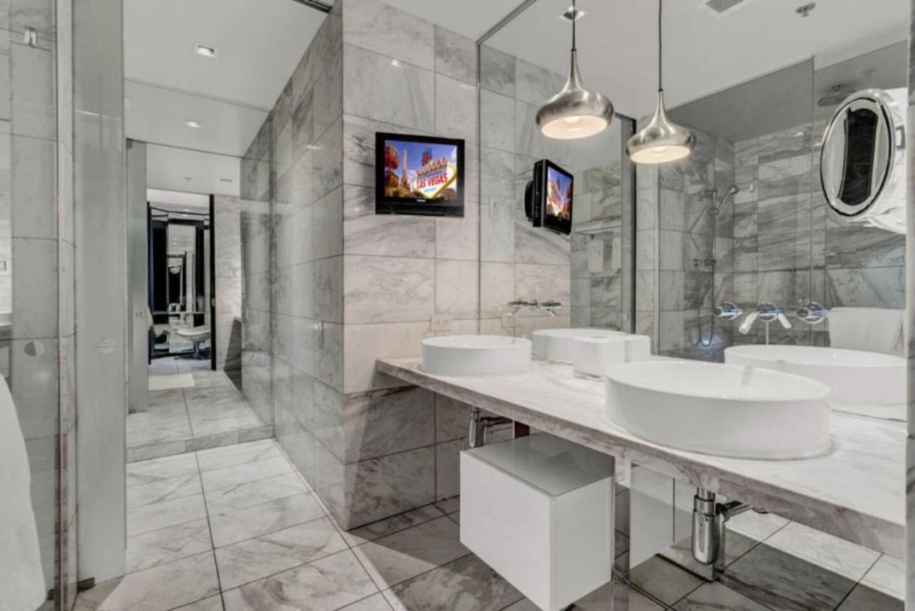 The Celine Riviera Suite at Palms Place 38/42